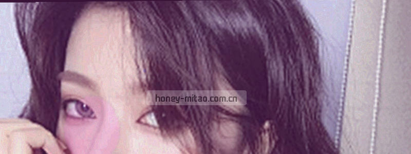 深色背景上由金色细线构成的警示纹理网格